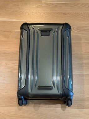 Tumi Vapor International 22" Carry-On